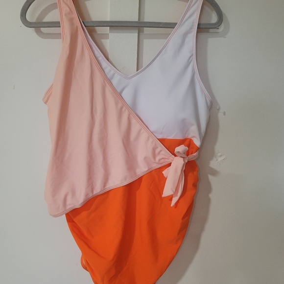 Mae Stylish Colorblock Swimsuit - Picture 6 of 14